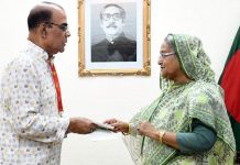 ৩৫ লাখ টাকা অনুদান পেল অভিনেতা আহমেদ শরীফ