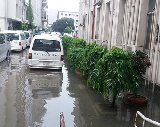 বৃষ্টিতে সচিবালয়ে জলাবদ্ধতা
