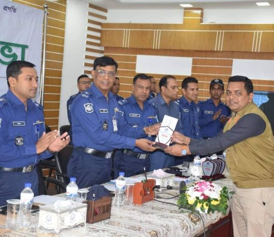 রহস্য উদঘাটনে সেরা অফিসার হয়েছেন কুমিল্লা জেলার গোয়েন্দা শাখার ইকতিয়ার উদ্দিন