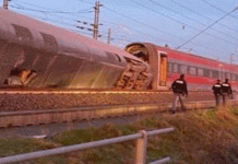 ইতালিতে ট্রেন দুর্ঘটনা; নিহত ২