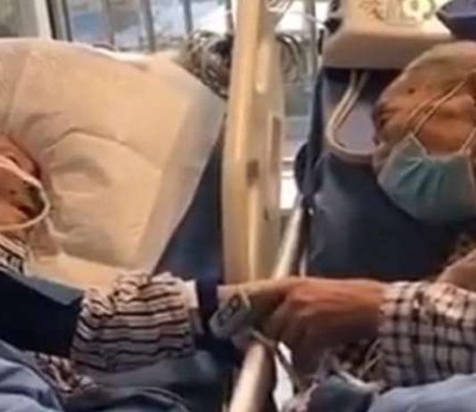 করোনাভাইরাস আক্রান্ত দম্পতির শেষ বিদায়!