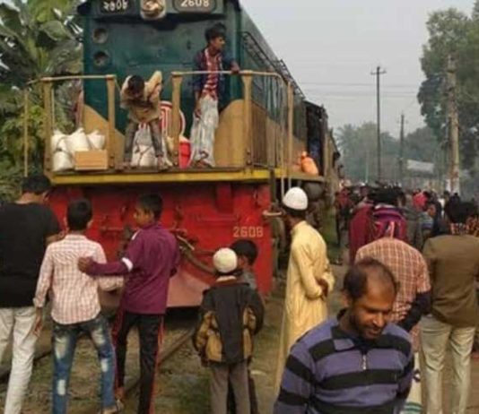 আবারো কমিউটার ট্রেনের ইঞ্জিন বিকল