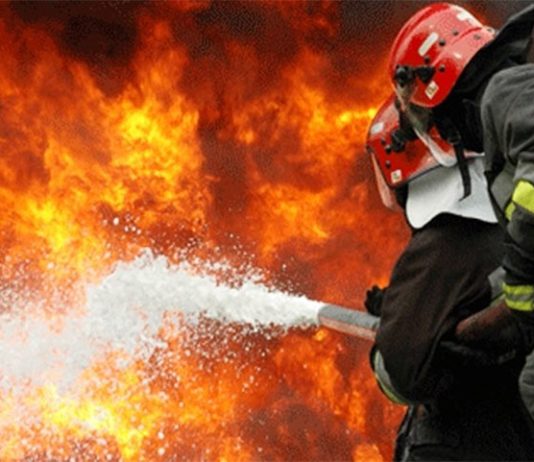 চট্টগ্রামে চিপস কারখানার আগুন