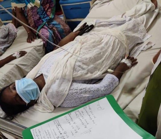 সুপ্রিম কোর্ট প্রাঙ্গনে অনশনকালে শিক্ষানবিশ আইনজীবী স্ট্রোক করেন ১ জন ও কয়েকজন অসুস্থ্য