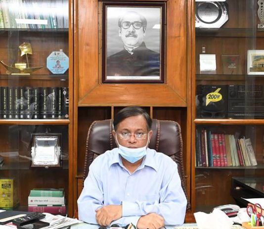 বিএনপি শুধু টিভিতেই, মাঠে নয়- সাংবাদিকদের তথ্যমন্ত্রী