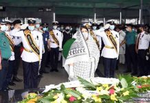 বঙ্গবন্ধুর প্রতিকৃতিতে স্পিকারের শ্রদ্ধা