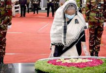 বাবা’র প্রতি শ্রদ্ধা জানালেন প্রধানমন্ত্রী