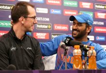 সাংবাদিকদের দেওয়া ধোনির ১০টি মজার উত্তর