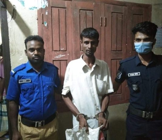 চুনারুঘাটে জনতার হাতে ২ কেজি গাঁজাসহ এক ব্যবসায়ী আটক