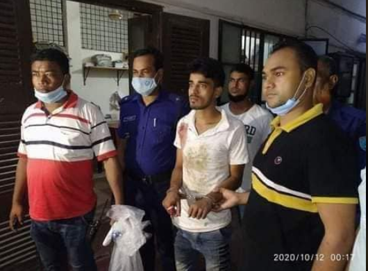 সাংবাদিক ইলিয়াস শেখের হত্যাকারী তুষার’কে গ্রেফতার করেছে পুলিশ।