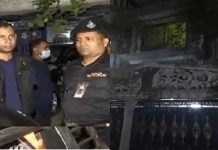 বাড্ডায় গোল্ডেন মনিরের বাসায় অভিযান চালাচ্ছে র্যাব