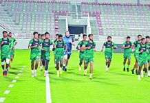 গোল আগলানোর লড়াই বাংলাদেশের