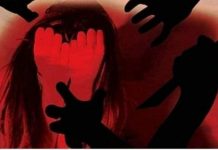 সময় মতো পাওনা টাকা না পাওয়ার কারনে চট্টগ্রামে গৃহবধূকে মারধর-শ্লীলতাহানি!