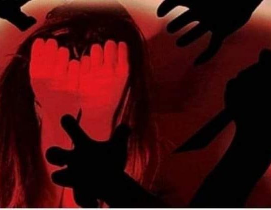 সময় মতো পাওনা টাকা না পাওয়ার কারনে চট্টগ্রামে গৃহবধূকে মারধর-শ্লীলতাহানি!