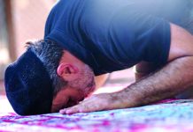 আল্লাহর আনুগত্য সবার ঊর্ধ্বে