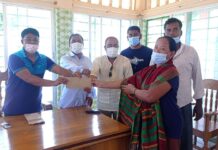 বাঘাইছড়ি দুরছড়ি বাজারে ভয়াবহ অগ্নিকান্ডে ক্ষতিগ্রস্তদের মাঝে তিন হাজার টাকা করে তুলে দেন উপজেলা নির্বাহী অফিসার শরিফুল ইসলাম।