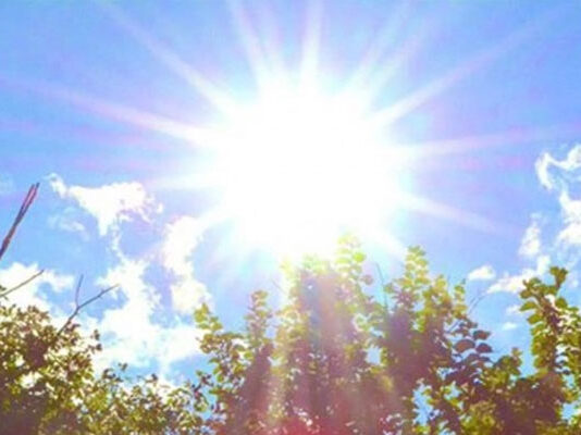 বইছে মৃদু তাপপ্রবাহ, তাপমাত্রা আরও বাড়বে