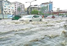 ঢাকাসহ সারাদেশে প্রবল বর্ষণ, ঝোড়ো হাওয়া; সতর্কতা সংকেত