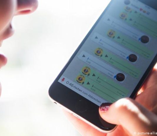 স্মার্টফোনের অতিরিক্ত ব্যবহারে হতে পারে যেসব রোগ!