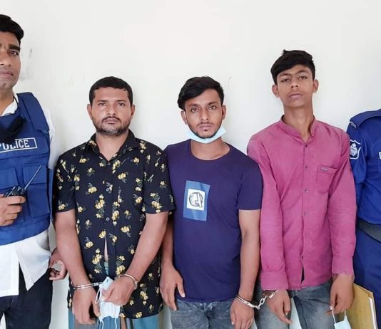 মহিলাদের হাতে বিভিন্ন ধরনের প্যাকেট ধরিয়ে দিয়ে স্বর্ণালঙ্কার হাতিয়ে নেওয়া সেই অজ্ঞান পার্টির ৩সদস্য গ্রেফতার।
