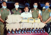 কুমিল্লায় প্রায় ৭শত বোতল ফেনসিডিল ও জিপগাড়ি সহ মাদক কারবারি আটক