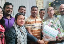 মিরপুর প্রেসক্লাবের নবনির্বাচিত কমিটির পক্ষ থেকে উপদেষ্টা বীর মুক্তিযোদ্ধা মাননীয় সংসদ সদস্য জনাব আগা খান মিন্টু মহোদয় কে ফুলের শুভেচ্ছা