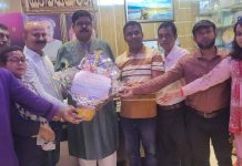 মিরপুর প্রেসক্লাবের নবনির্বাচিত কমিটির পক্ষ থেকে প্রধান পৃষ্ঠপোষক ঢাকা-১৬ আসনের মাননীয় সংসদ সদস্য আলহাজ্ব ইলিয়াস উদ্দিন মোল্লাহ মহোদয় কে ফুলের শুভেচ্ছা