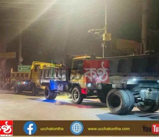 গোমতী নদীর চর পালপাড়া ব্রিজ সংলগ্ন যৌথবাহিনীর অভিযানে মাটি বোঝাই ৬টি ড্রামট্রাক ও ১টি ট্রাক্টর জব্দ